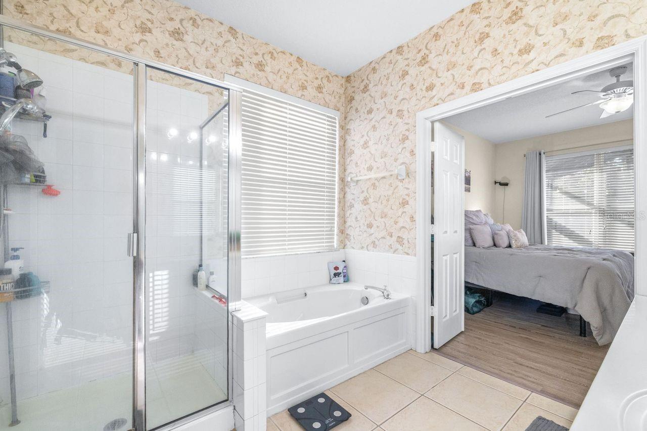 LAKES/WINDERMERE-PEACHTREE - Residential