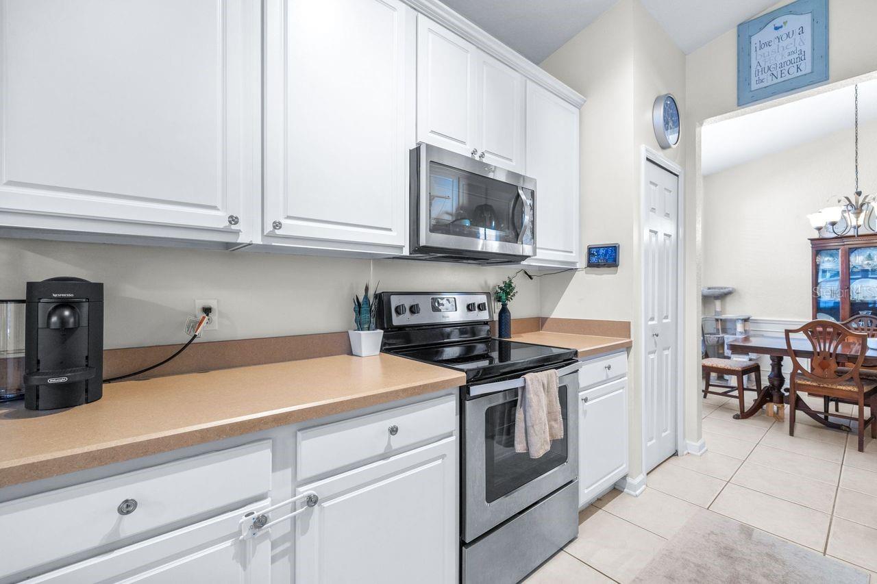 LAKES/WINDERMERE-PEACHTREE - Residential