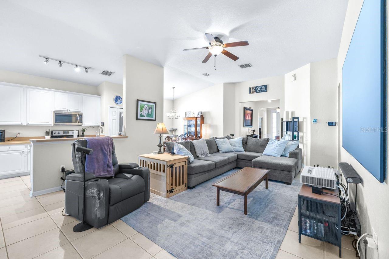 LAKES/WINDERMERE-PEACHTREE - Residential