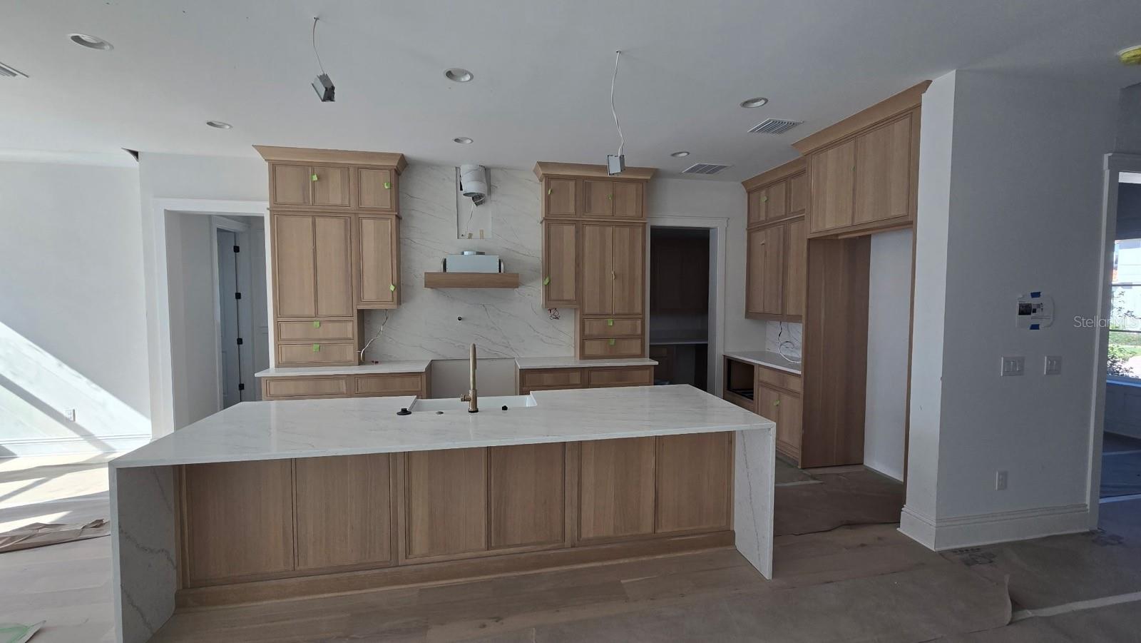 1105 W PENINSULAR STREET