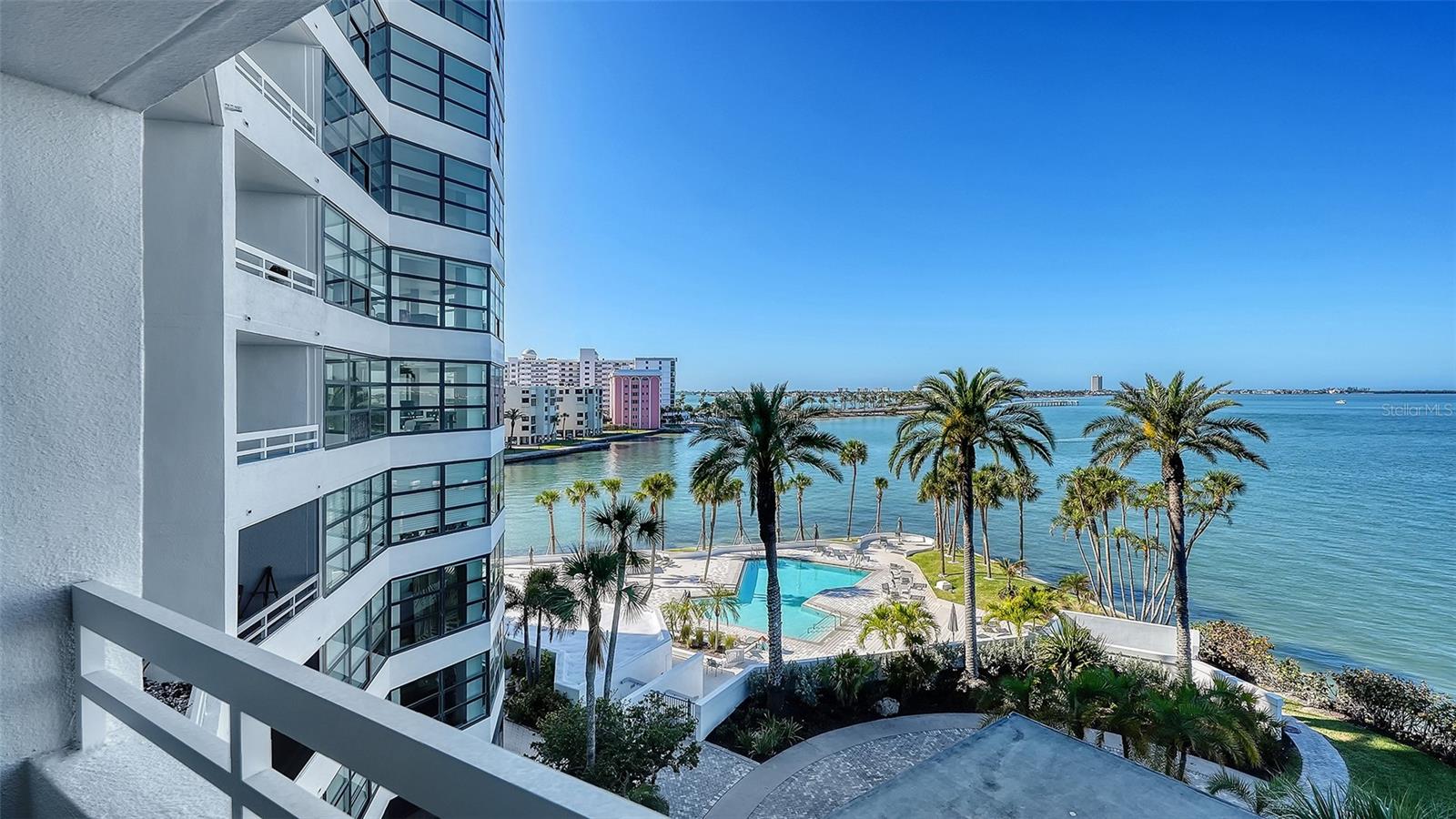 CONDO ON THE BAY TOWER I - Residential