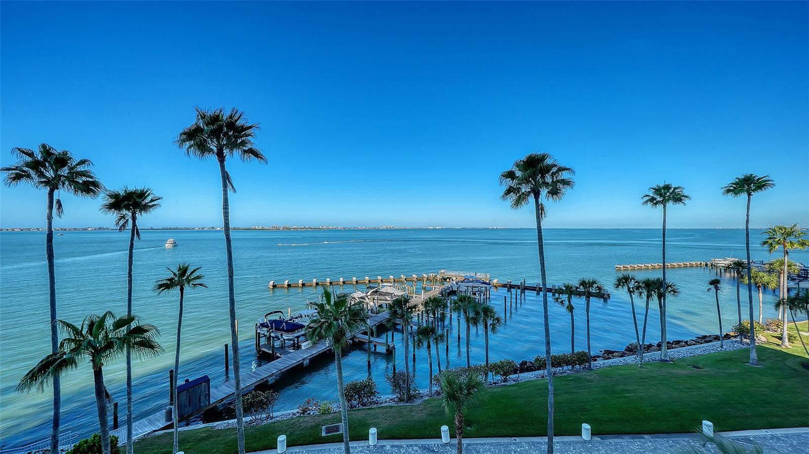 CONDO ON THE BAY TOWER I - Residential