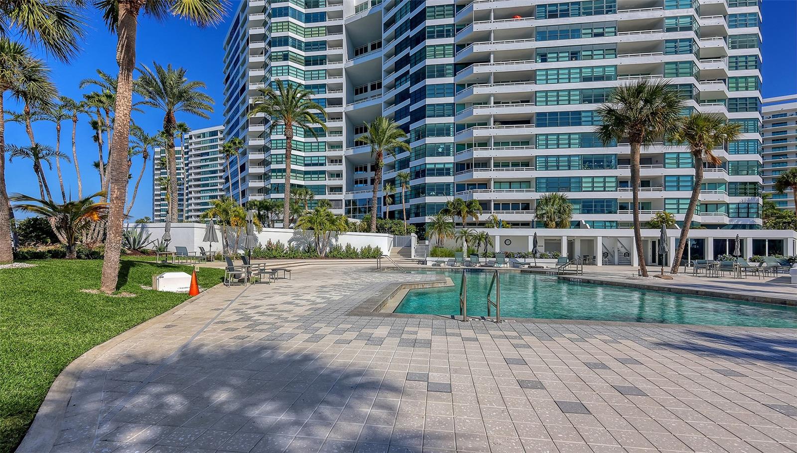 CONDO ON THE BAY TOWER I - Residential