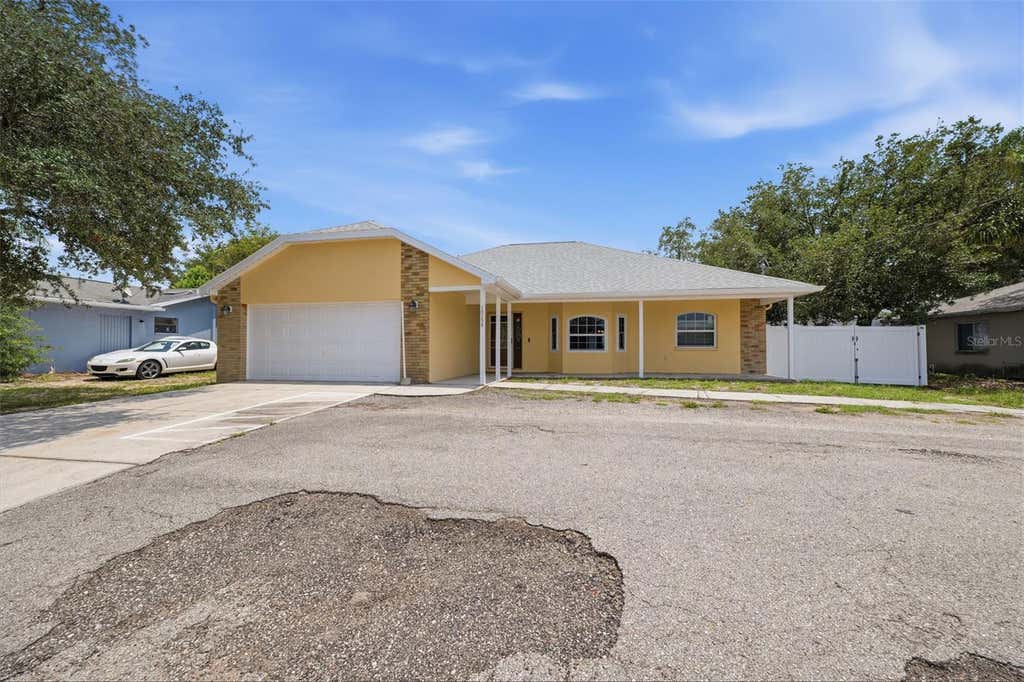 Photo of 10154 Spring Hill Drive, Spring Hill, FL 34608 (MLS # W7886406)