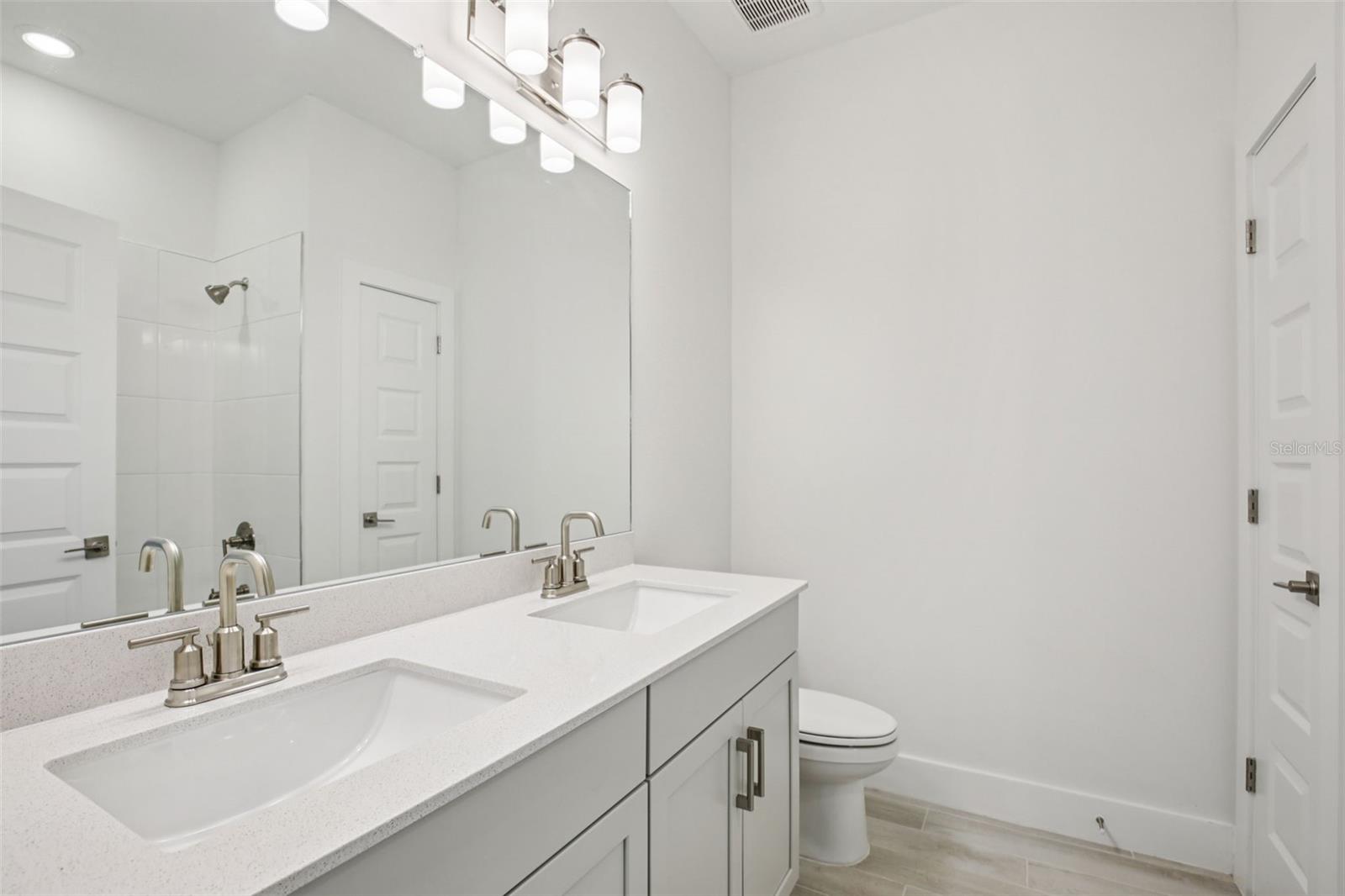 MAGNOLIA BAY - Residential