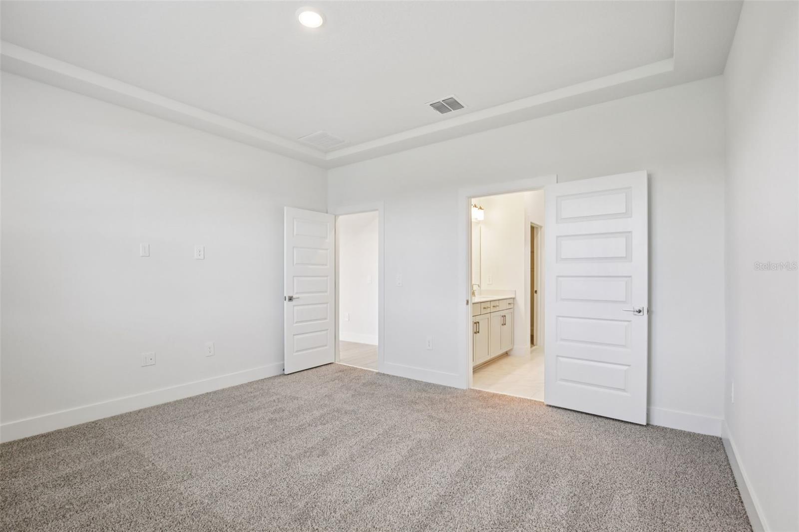 MAGNOLIA BAY - Residential