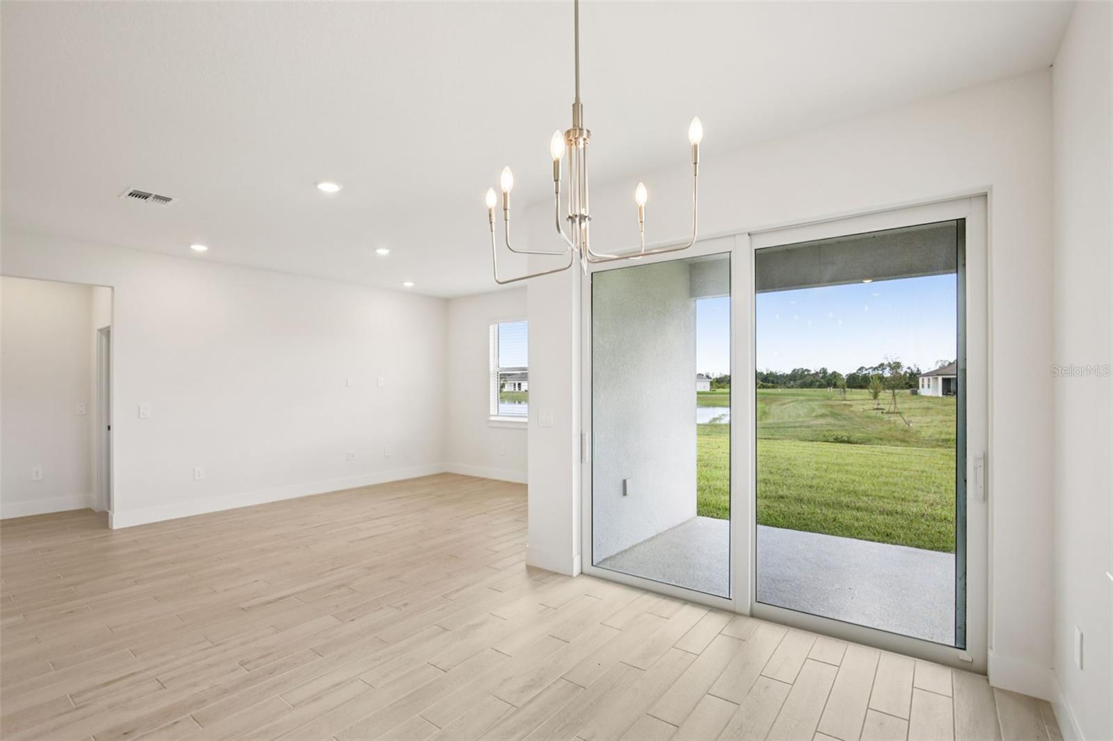 MAGNOLIA BAY - Residential