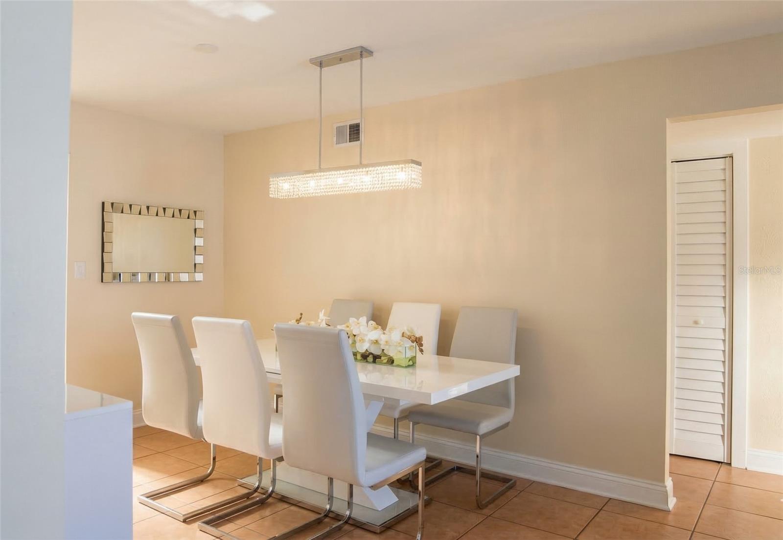 THE GREENS OF TOWNN COUNTRY - Residential