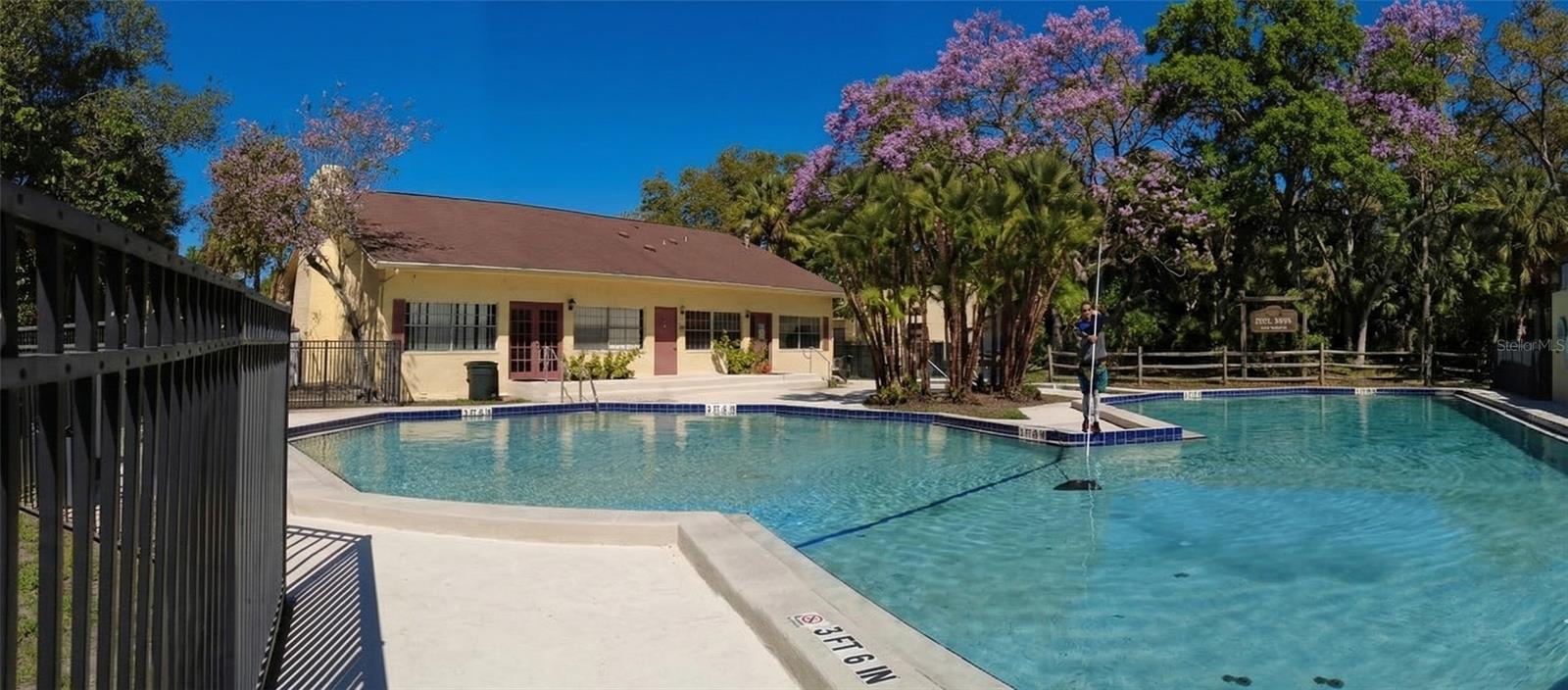 THE GREENS OF TOWNN COUNTRY - Residential