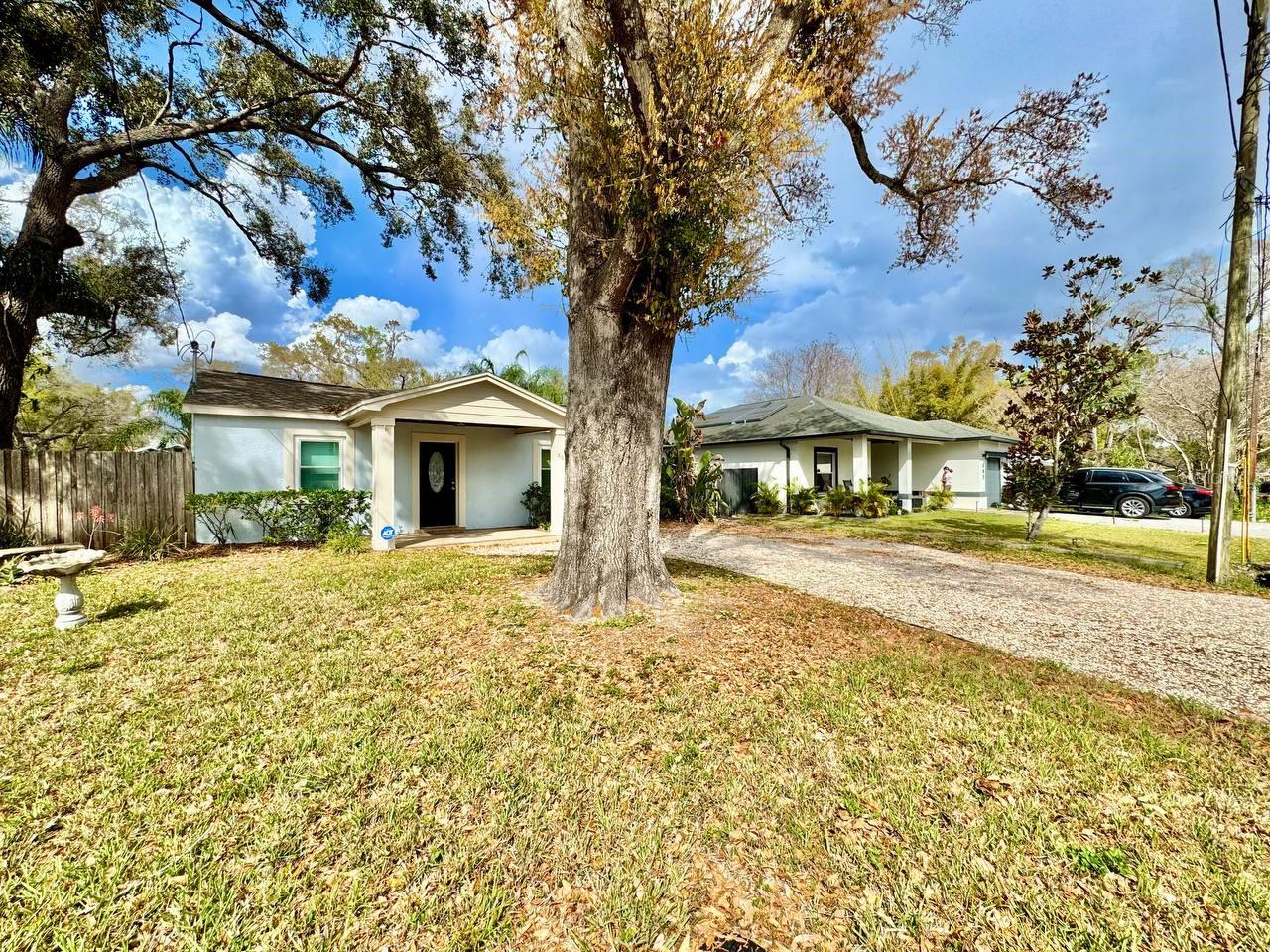 809 W HIAWATHA STREET