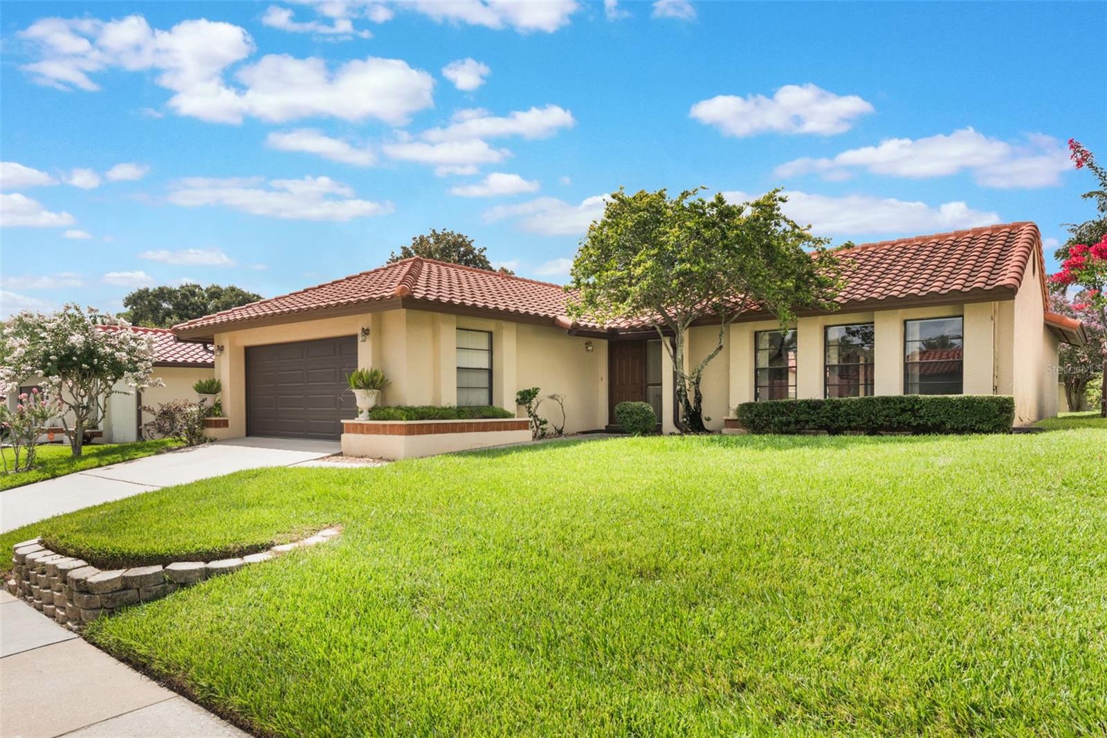 Welcome to Granada Villas in Dr. Phillips.
Ideally located near Dellagio "Restaurant Row", Shopping, I4, and Food Markets.
Enjoy the amenities; boat access to Little Sand Lake and picnic area by tennis courts.
Screened enclosed backyard with a movable large hot tub that would be ideal for the buyer who wants a garden.
If you are looking for a home you can update to your style then this is the one for you.
Perfect example of the phrase, Location, Location, Location!
Come and see how you can make this your ideal home.