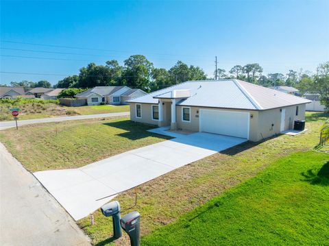 A home in SEBRING