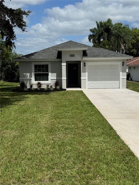 A home in WINTER HAVEN