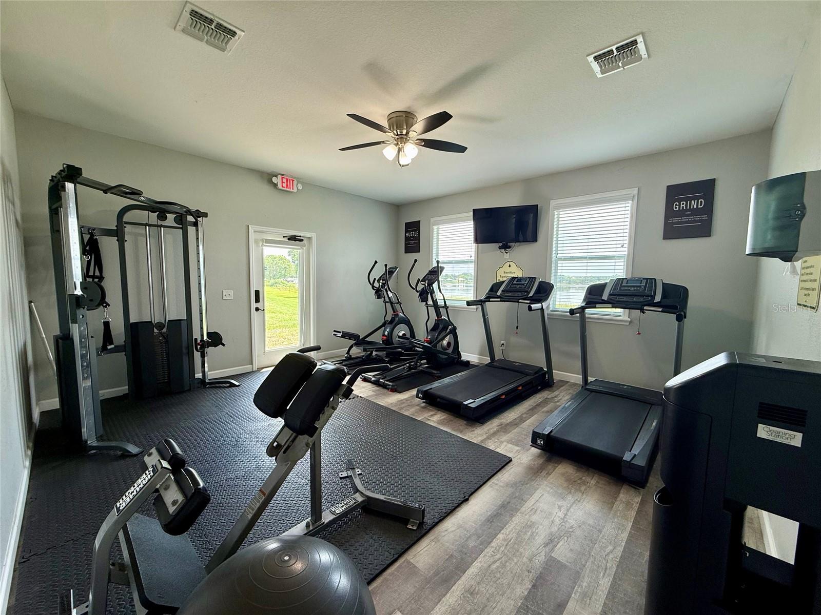 BOUNT & WHITLEDGE SUB - Residential Lease