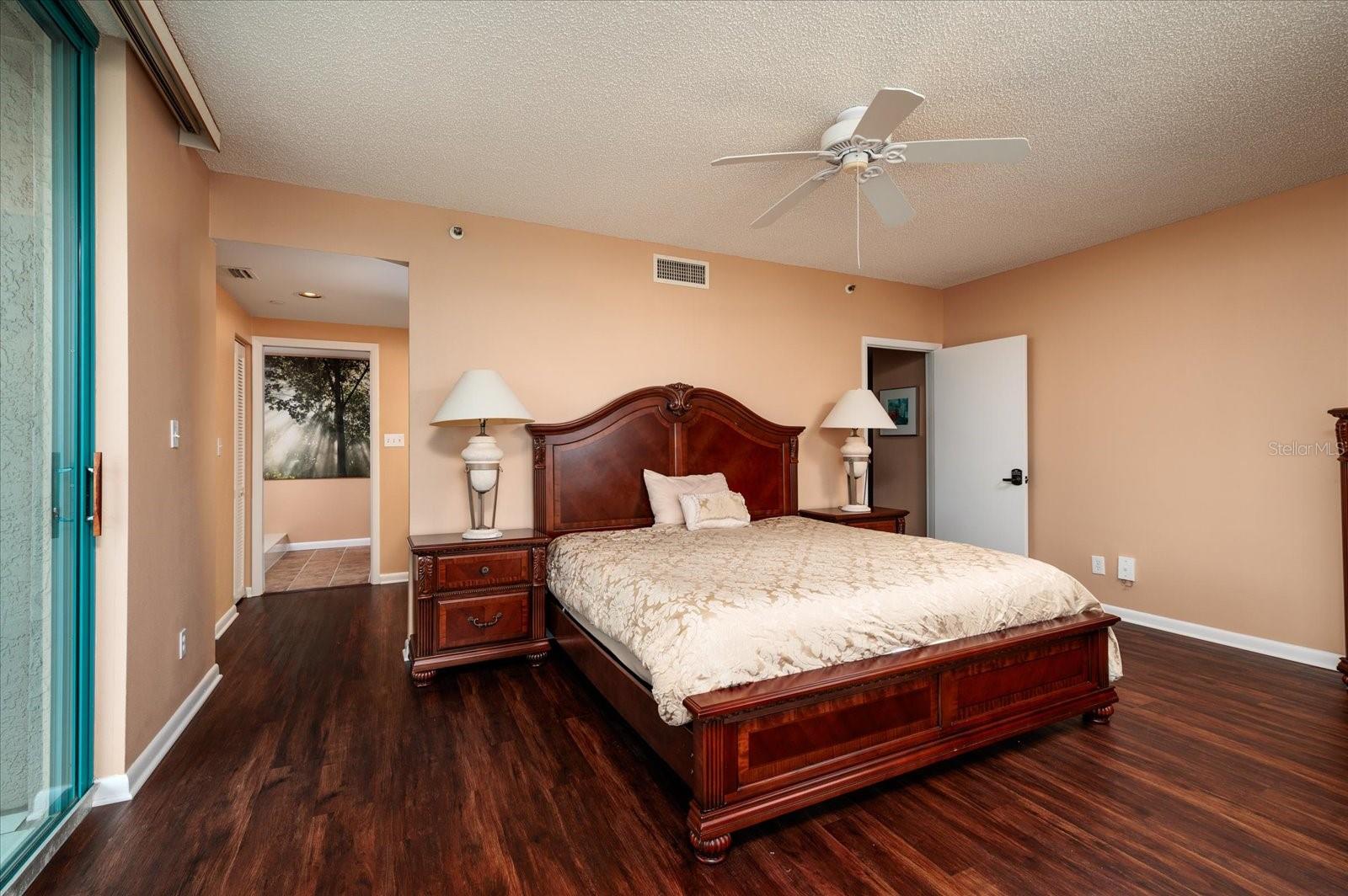 ULTIMAR ONE CONDO - Residential