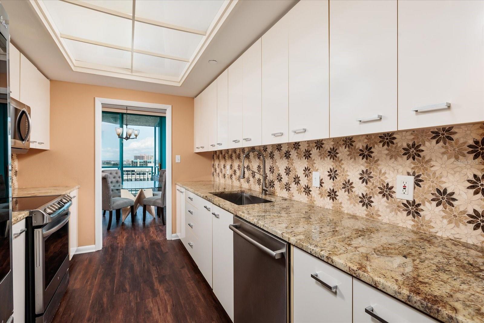 ULTIMAR ONE CONDO - Residential