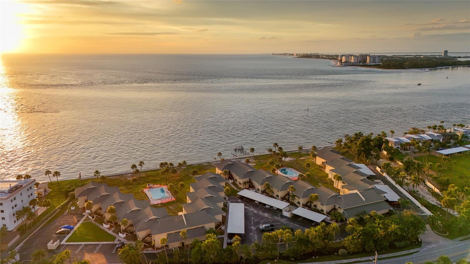SEA VILLAGE - Residential