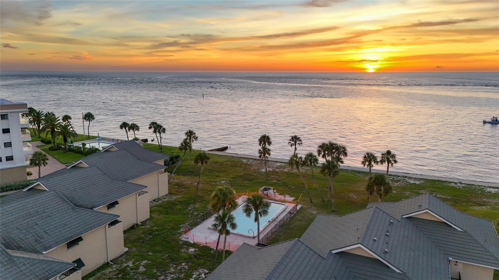 SEA VILLAGE - Residential