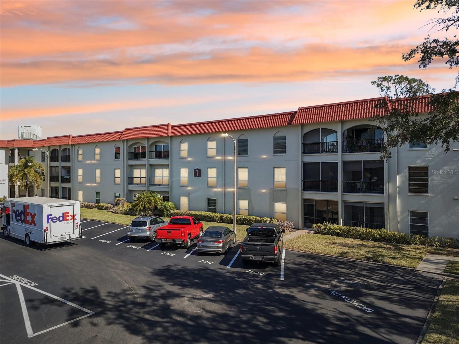 MEDITERRANEAN MANORS - Residential