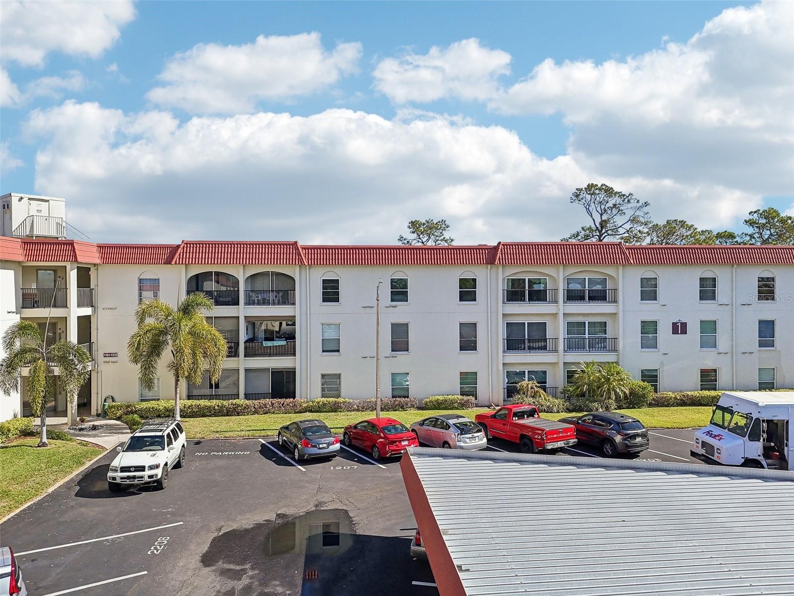 MEDITERRANEAN MANORS - Residential