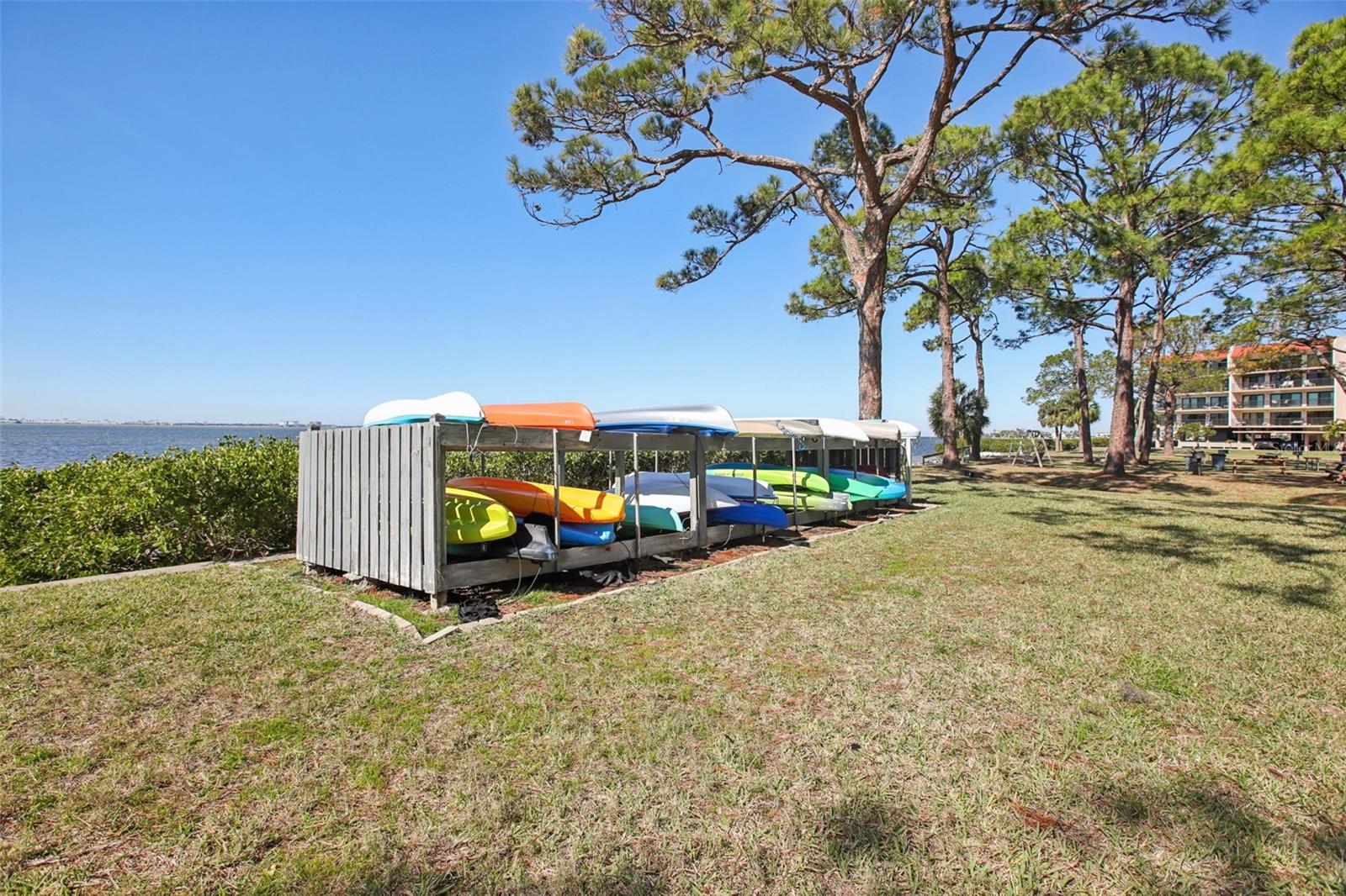 MEDITERRANEAN MANORS - Residential