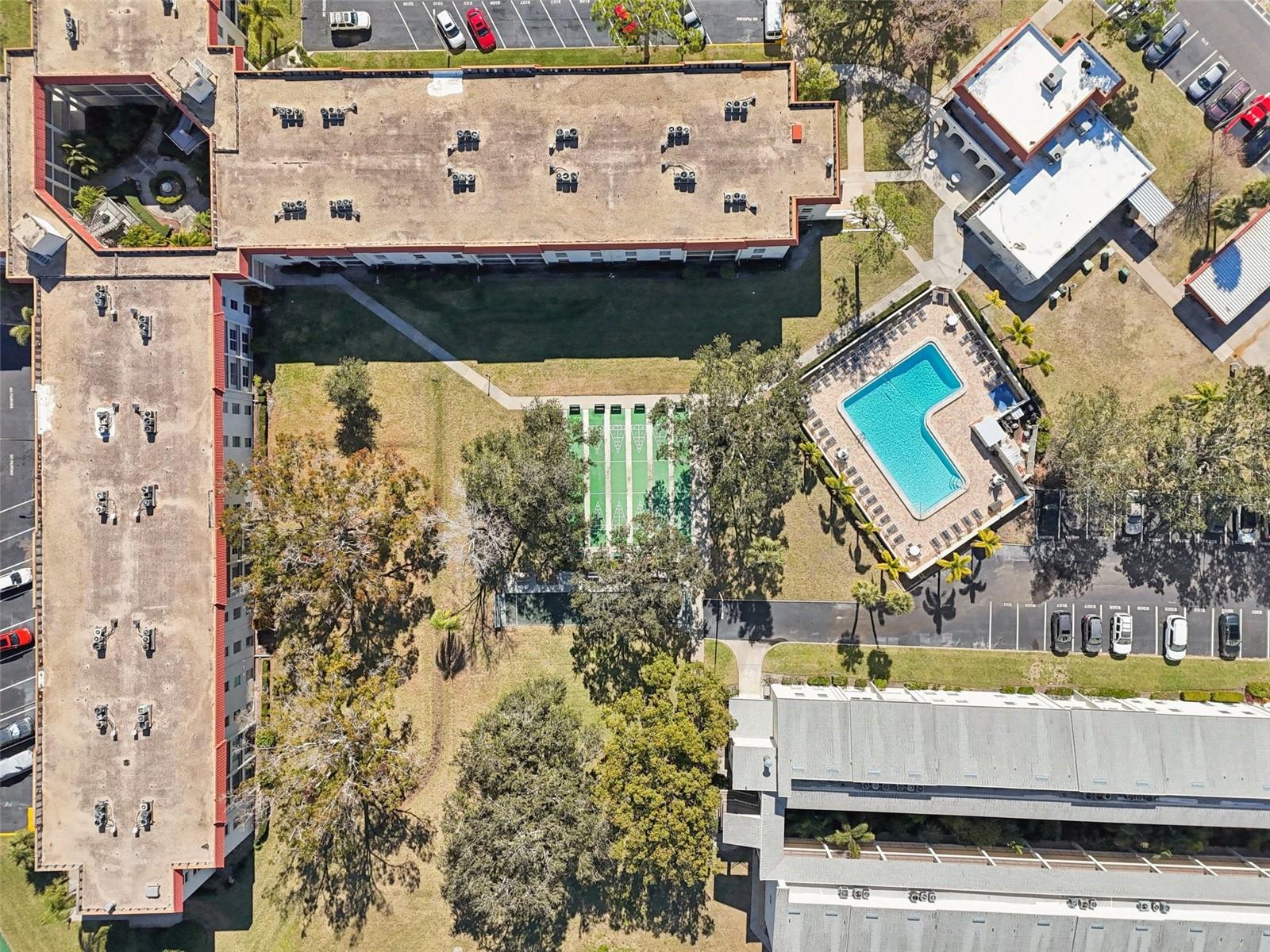 MEDITERRANEAN MANORS - Residential