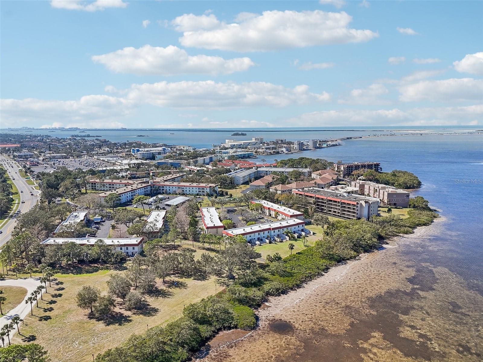 MEDITERRANEAN MANORS - Residential