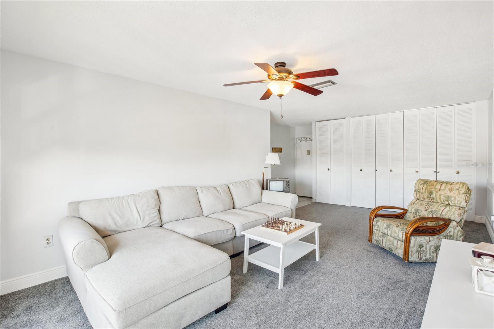 MEDITERRANEAN MANORS - Residential