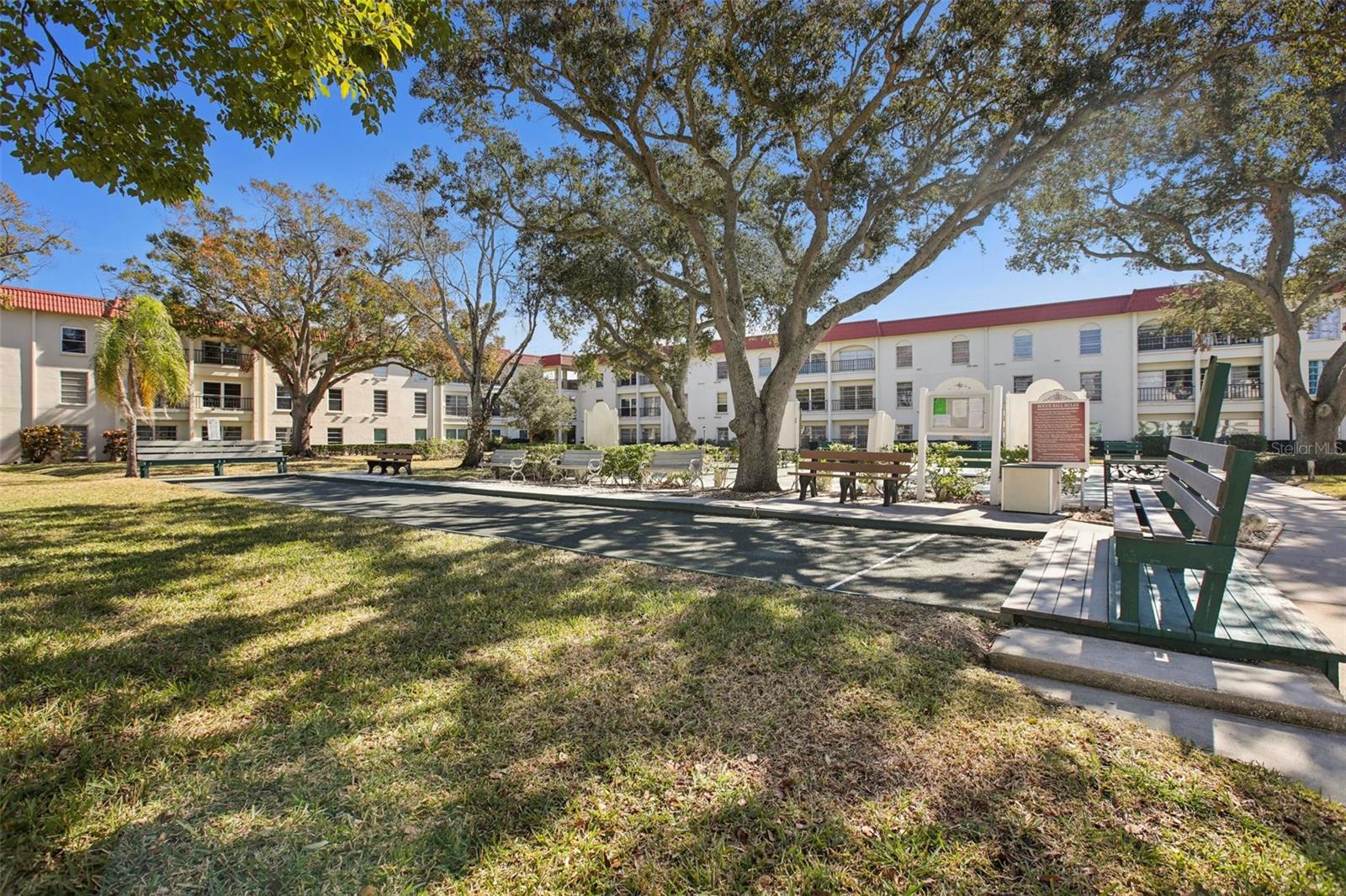 MEDITERRANEAN MANORS - Residential