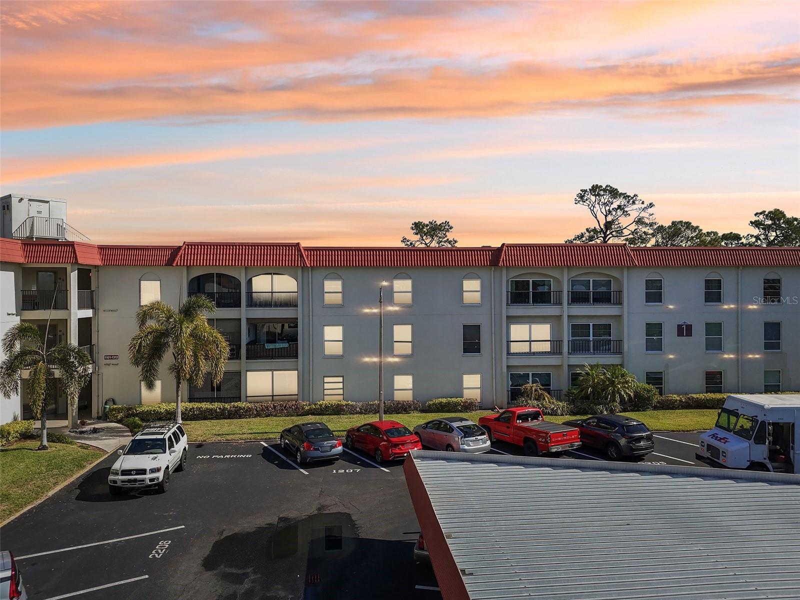 MEDITERRANEAN MANORS - Residential