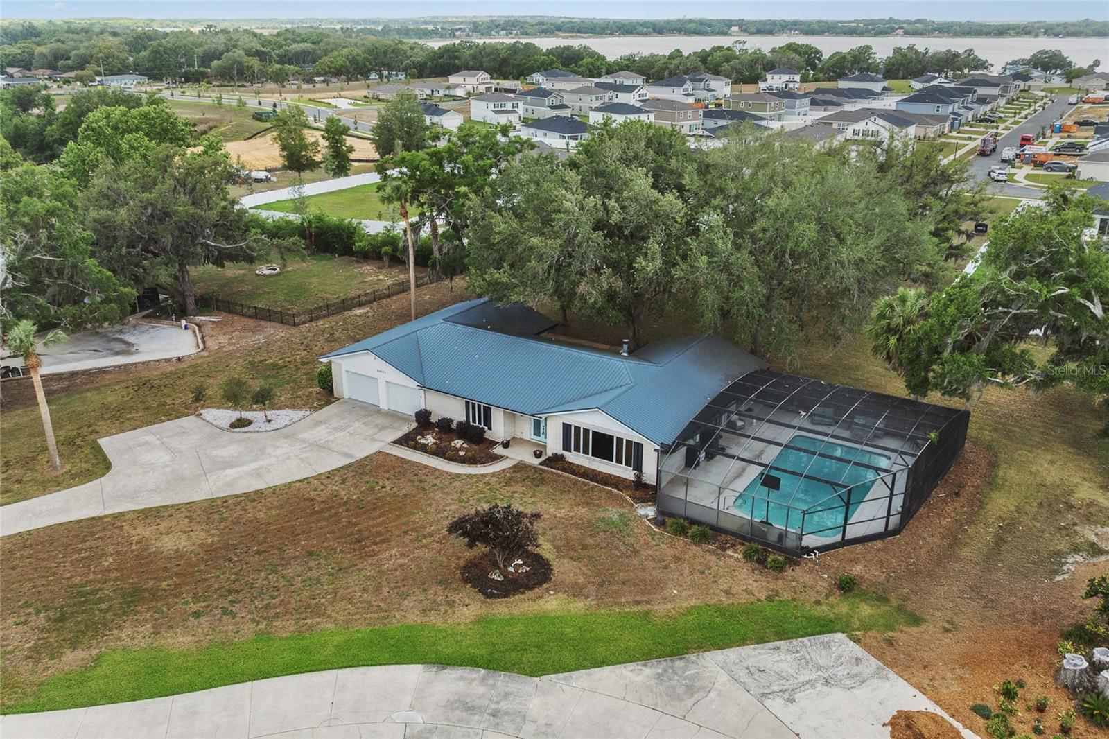 COUNTRY CLUB VIEW SUB - Residential