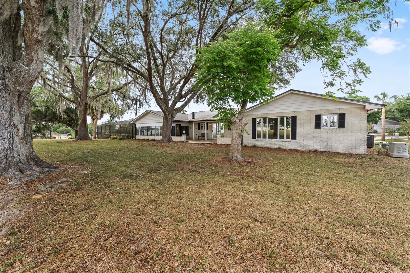 COUNTRY CLUB VIEW SUB - Residential