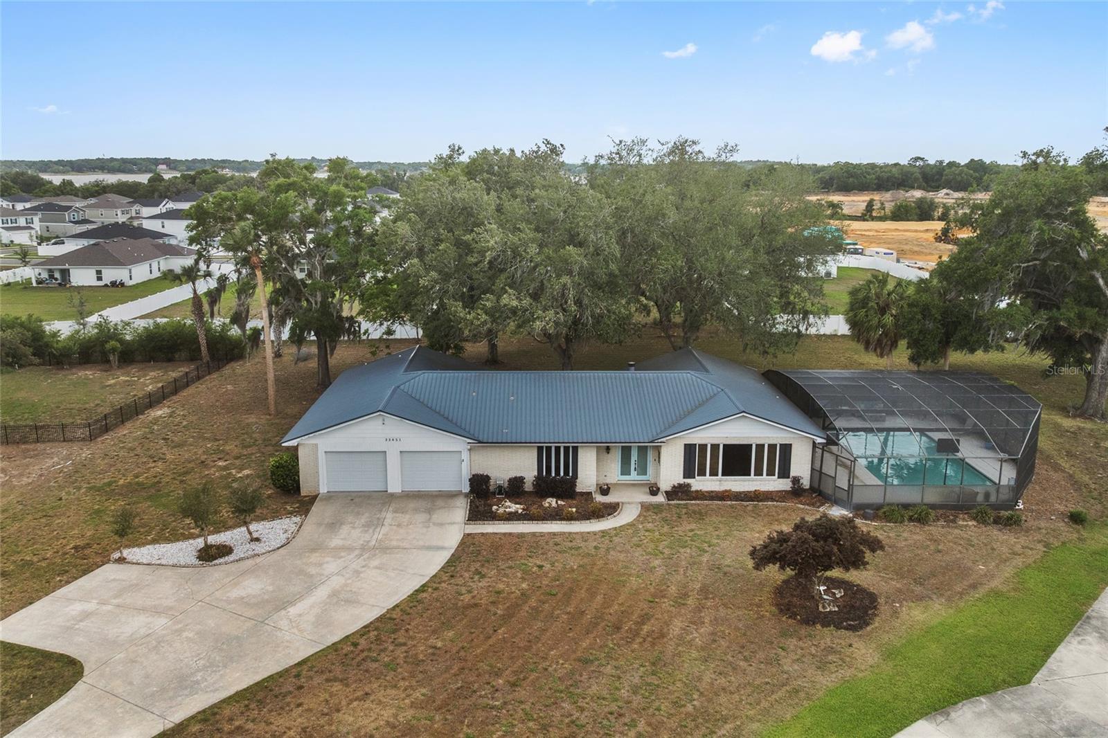 COUNTRY CLUB VIEW SUB - Residential