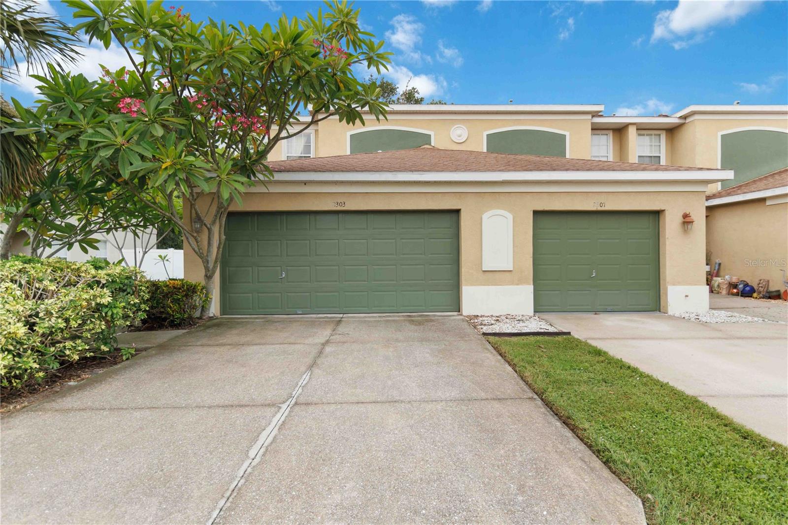 3-Bedroom Home in Carpentras at the Villages of Avignon – Great Location & Potential
Welcome to 2303 28th Ave E, a 3-bedroom, 2.5-bath home with a 2-car garage, ideally located near I-75 and US-301—making commutes to Tampa, St. Pete, and Sarasota a breeze.
Inside, you’ll find a spacious, open-concept layout with a large living/dining area, functional kitchen, and private backyard patio. All bedrooms are upstairs, including a generously sized primary suite with en-suite bath and walk-in closet.
This home could use a little love—cosmetic updates will go a long way—but the bones are solid and the potential is clear. New air compressor, laminate floors and roof sealed in last 3 years.
Located in the Carpentras section of the Villages of Avignon, this quiet, low-HOA community is close to shopping, dining, schools, and Gulf Coast beaches.
Perfect for first-time buyers, investors, or anyone ready to make a great home even better.