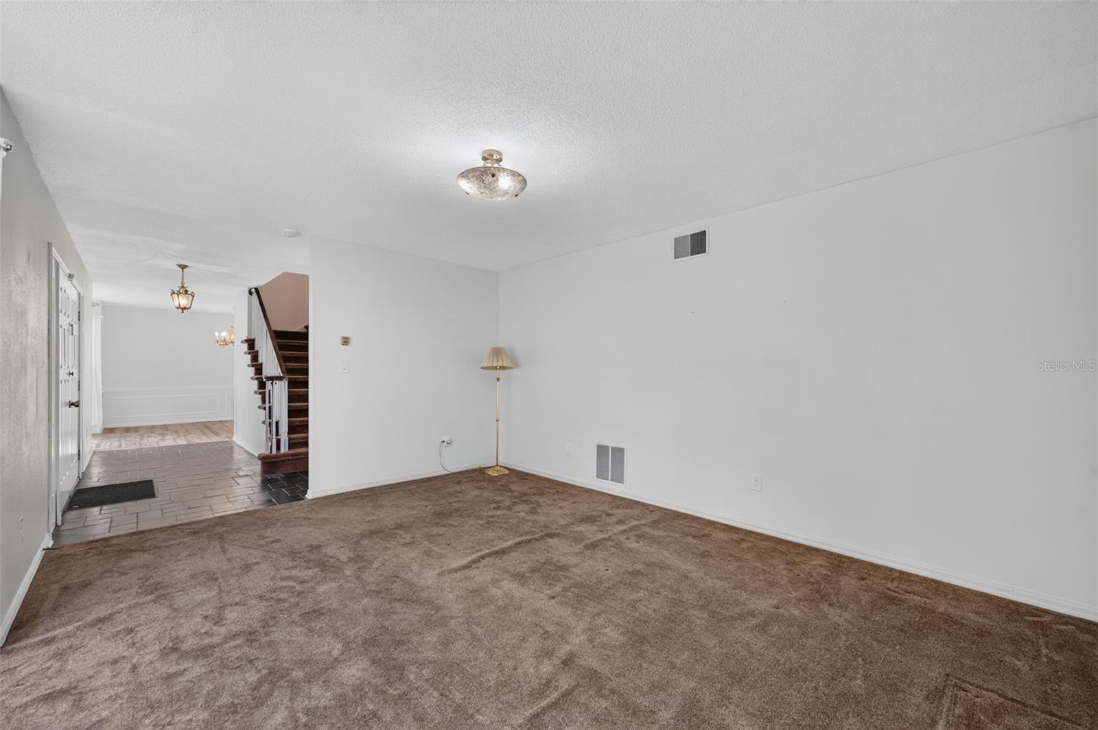 60 OAKLEIGH LANE