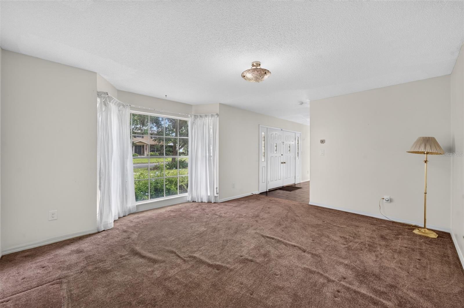 60 OAKLEIGH LANE