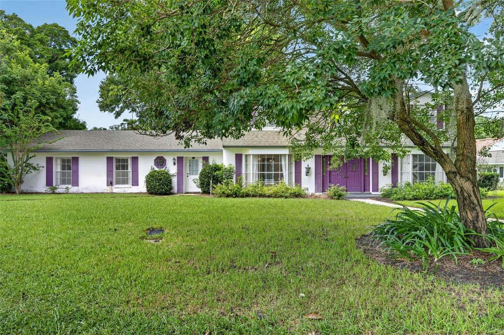 Photo of 60 Oakleigh Lane, Maitland, FL 32751 (MLS # O6435185)