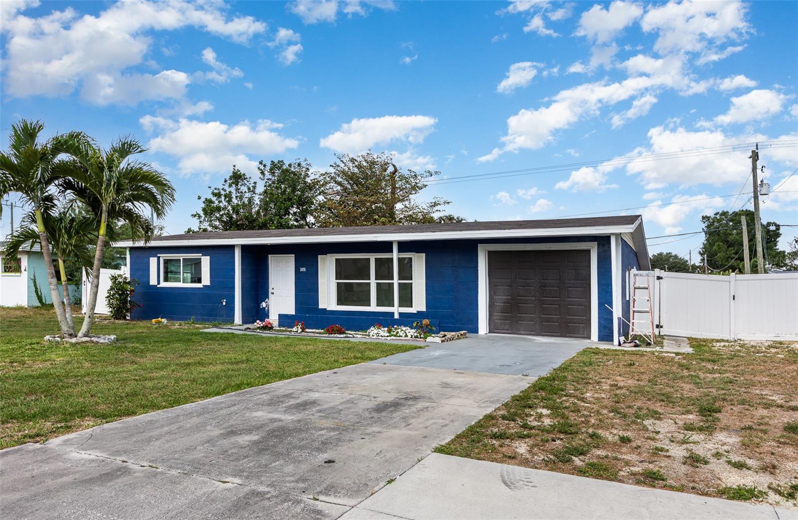3095 PINETREE STREET