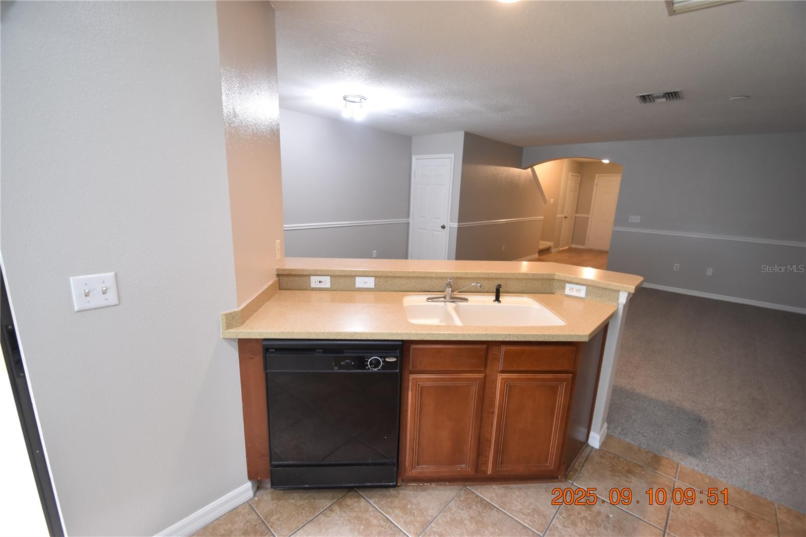 EDGEWATER AT LAKE BRANDON-PART - Residential Lease