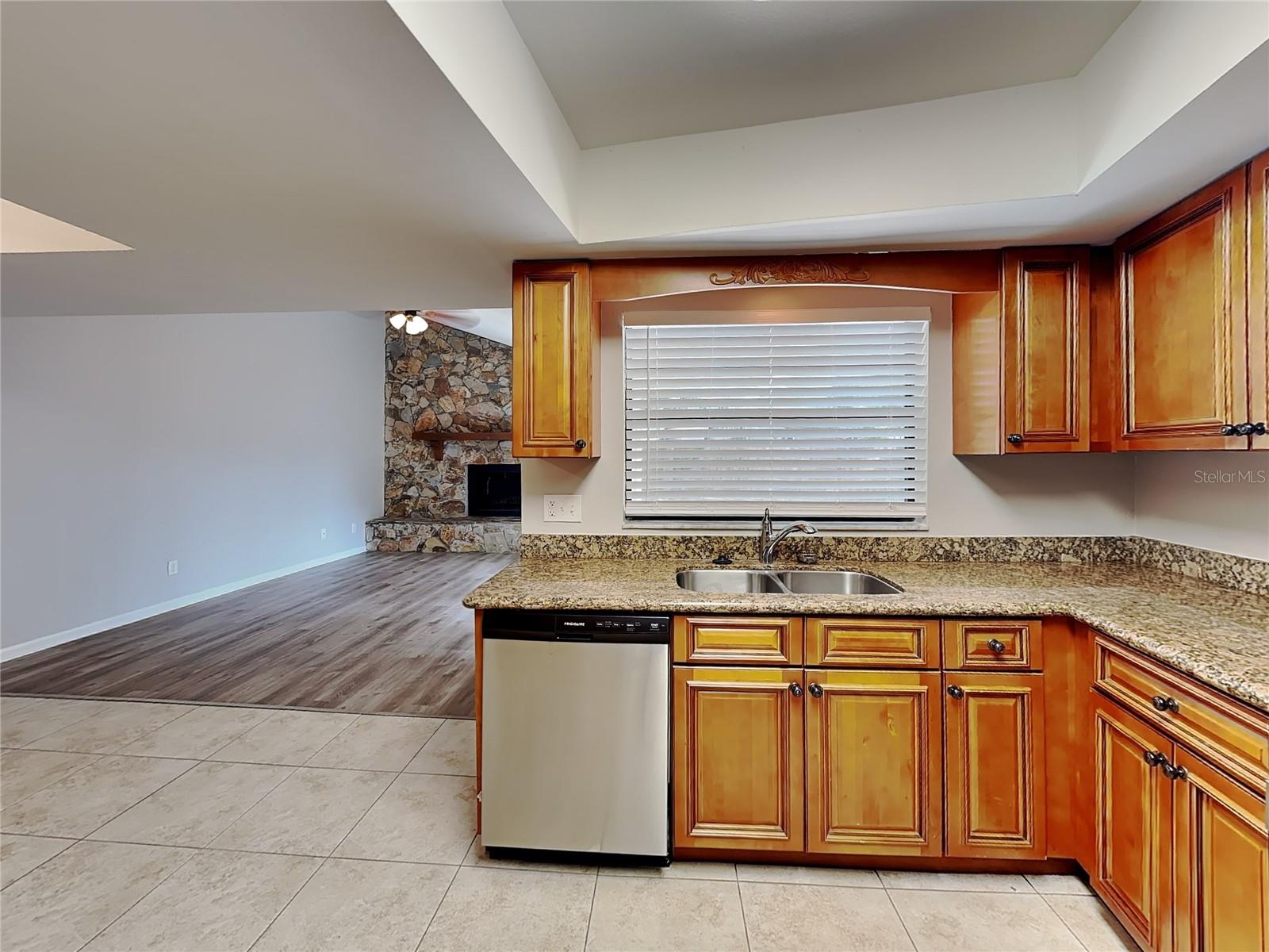 NORTHDALE SEC E UNIT 5 - Residential Lease