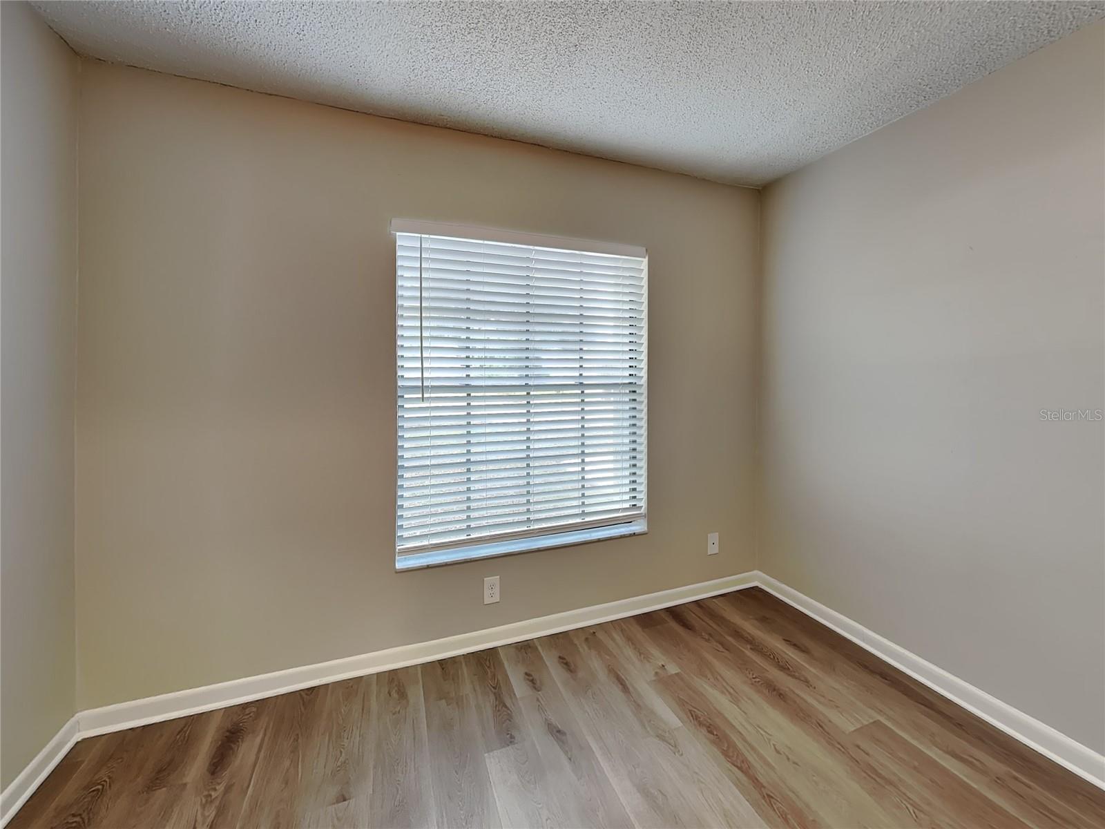NORTHDALE SEC E UNIT 5 - Residential Lease