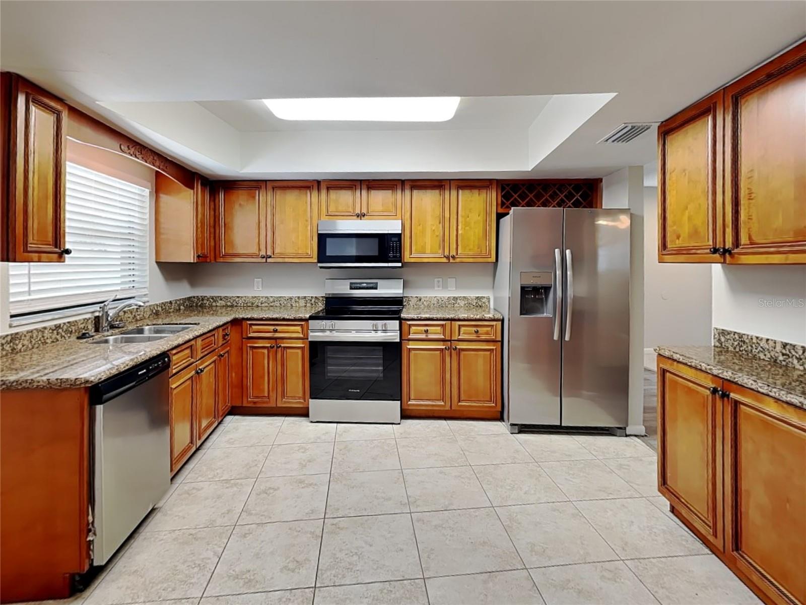 NORTHDALE SEC E UNIT 5 - Residential Lease