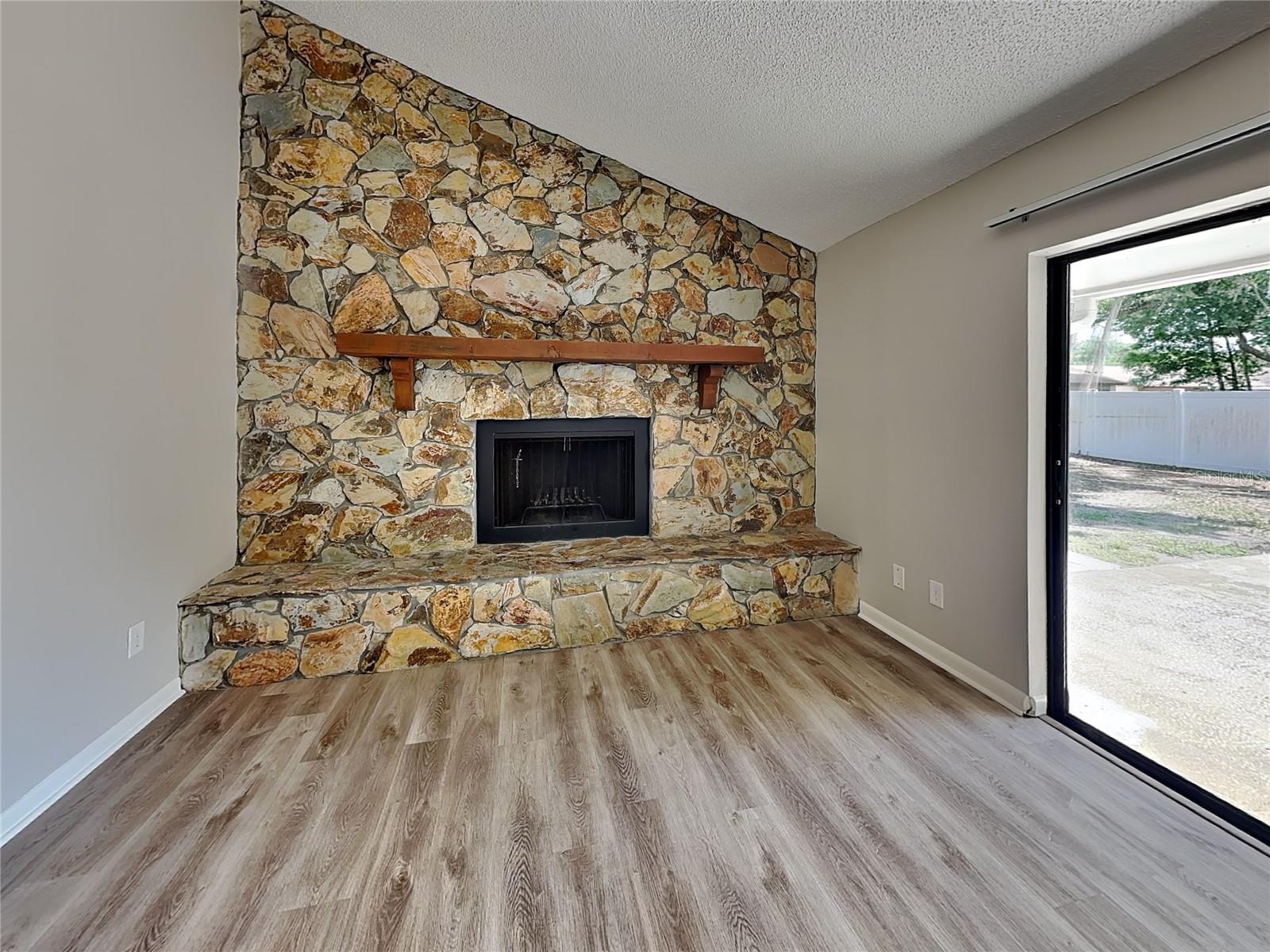 NORTHDALE SEC E UNIT 5 - Residential Lease
