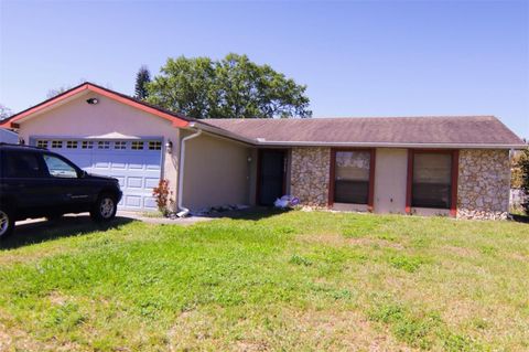 Photo of 7717 Pineapple Drive, Orlando, FL 32835 (MLS # O6342793) Photo of 7717 Pineapple Drive, Orlando, FL 32835 (MLS # O6342793)
