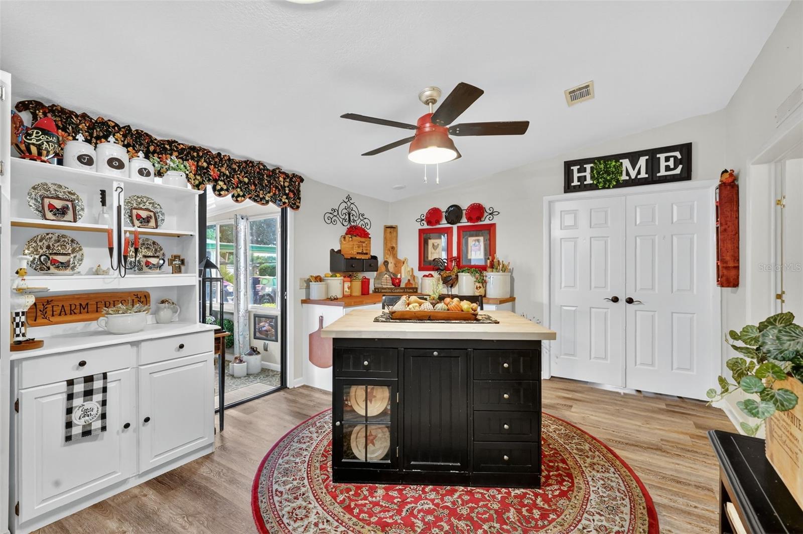 LADY LAKE ORANGE BLOSSOM GARDENS UNIT 08 - Residential
