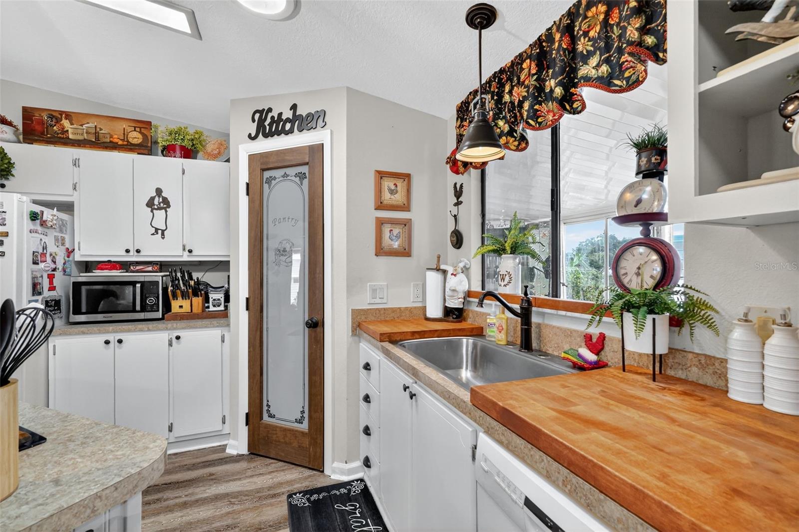 LADY LAKE ORANGE BLOSSOM GARDENS UNIT 08 - Residential