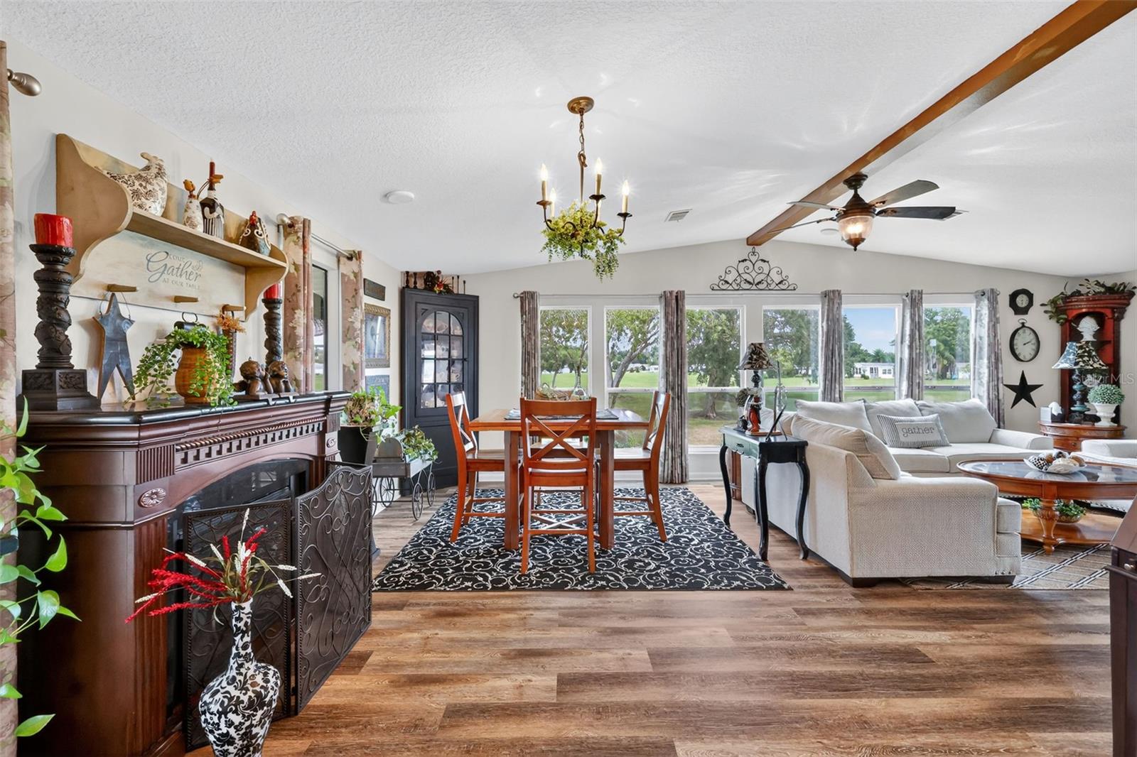 LADY LAKE ORANGE BLOSSOM GARDENS UNIT 08 - Residential