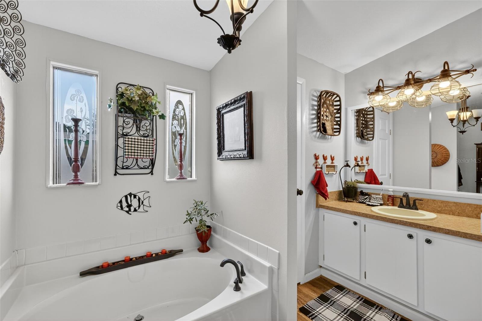 LADY LAKE ORANGE BLOSSOM GARDENS UNIT 08 - Residential