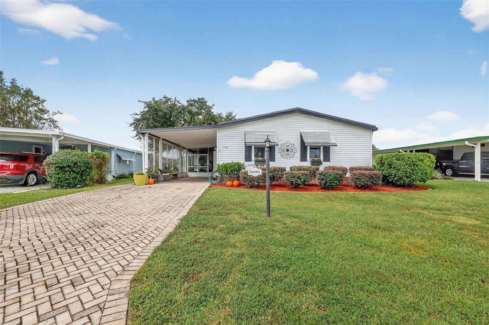 LADY LAKE ORANGE BLOSSOM GARDENS UNIT 08 - Residential