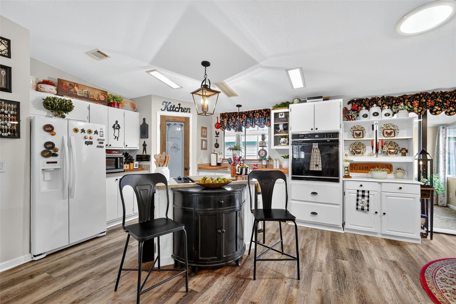 LADY LAKE ORANGE BLOSSOM GARDENS UNIT 08 - Residential